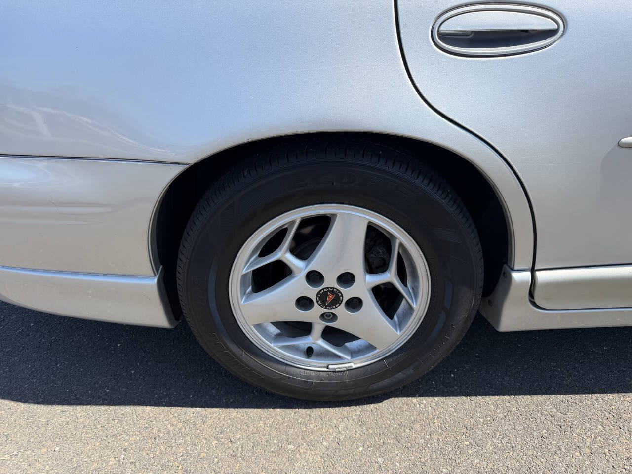 Used 2002 Pontiac Grand Prix GT FWD image 21
