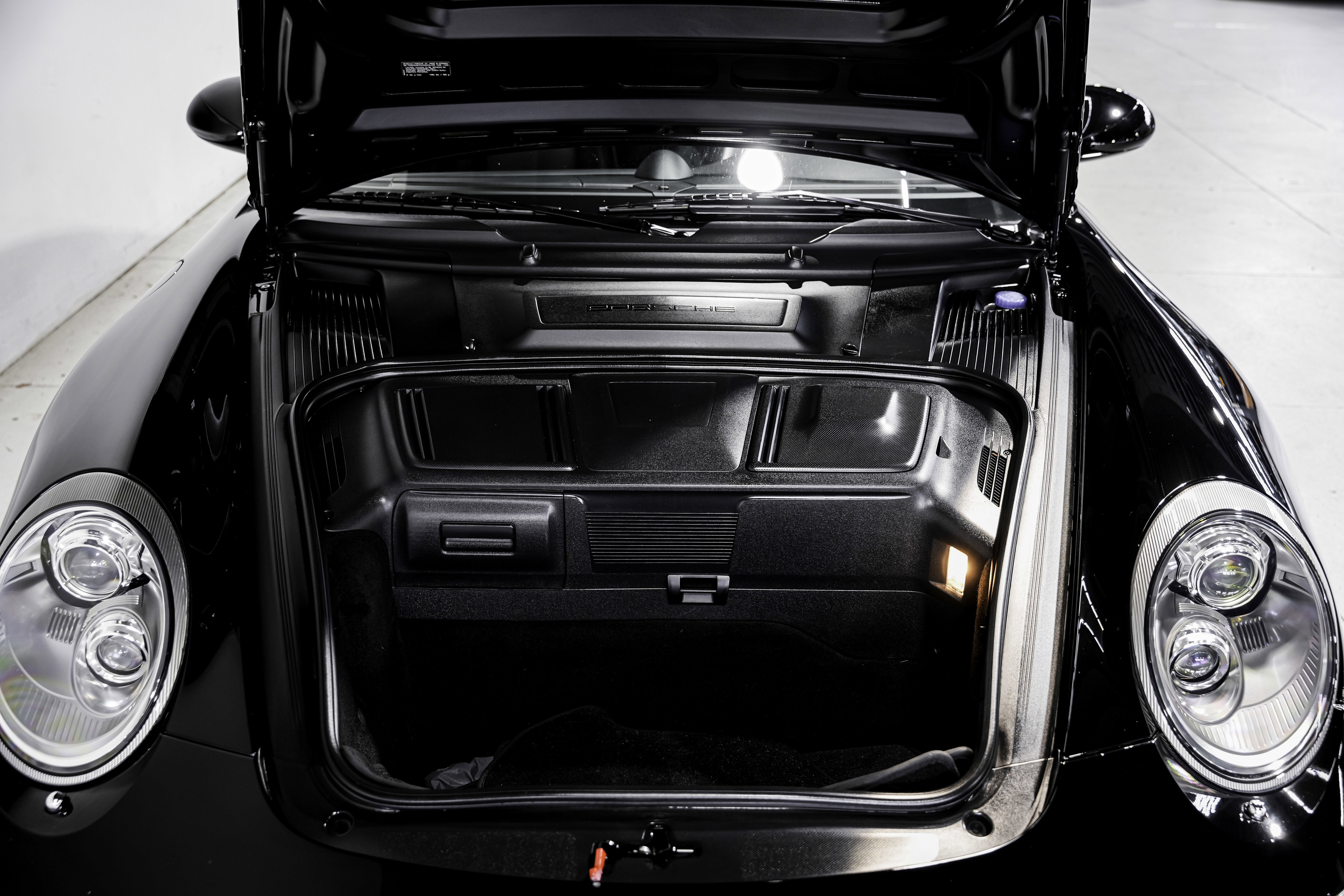 Used 2010 Porsche 911 Carrera 4S image 40