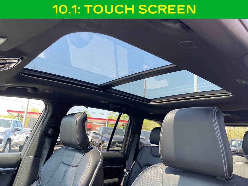 Used 2023 Jeep Grand Cherokee Overland w/ Luxury Tech Group IV AWD/4WD image 17