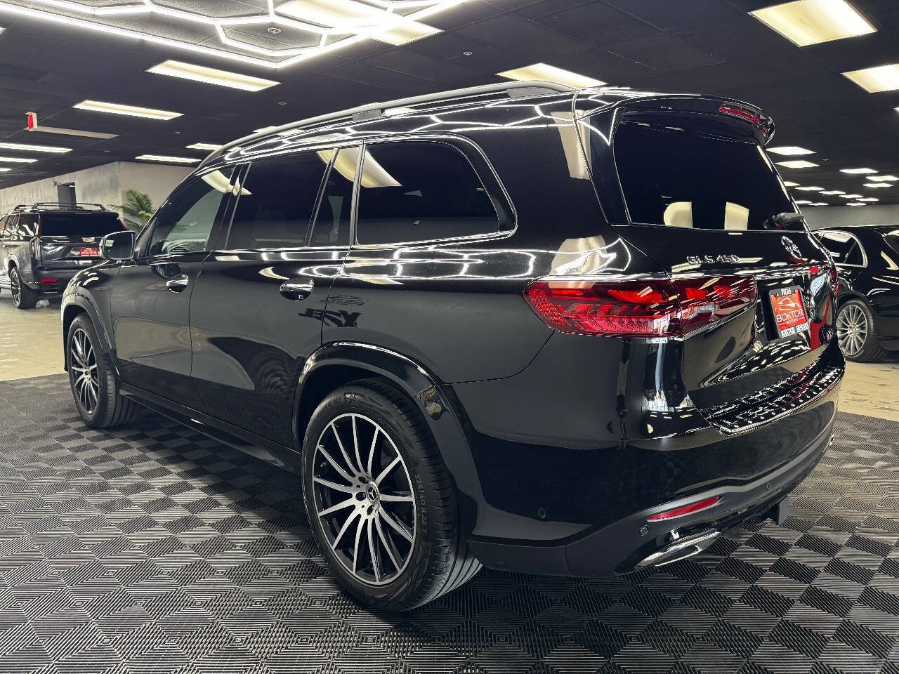 Used 2025 Mercedes-Benz GLS 450 4MATIC image 8