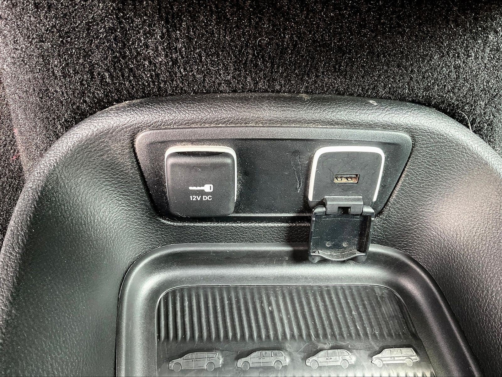 Used 2019 Chrysler Pacifica Touring Plus w/ Advanced Safetytec Group FWD image 16