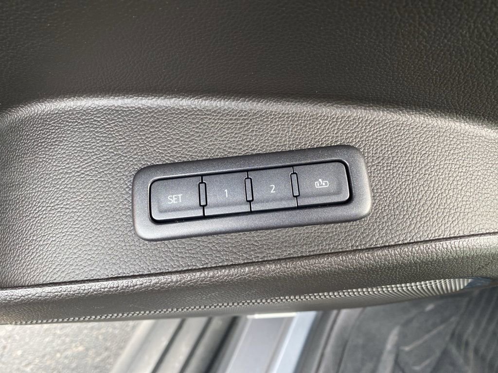 Used 2019 Chevrolet Tahoe LT RWD image 11