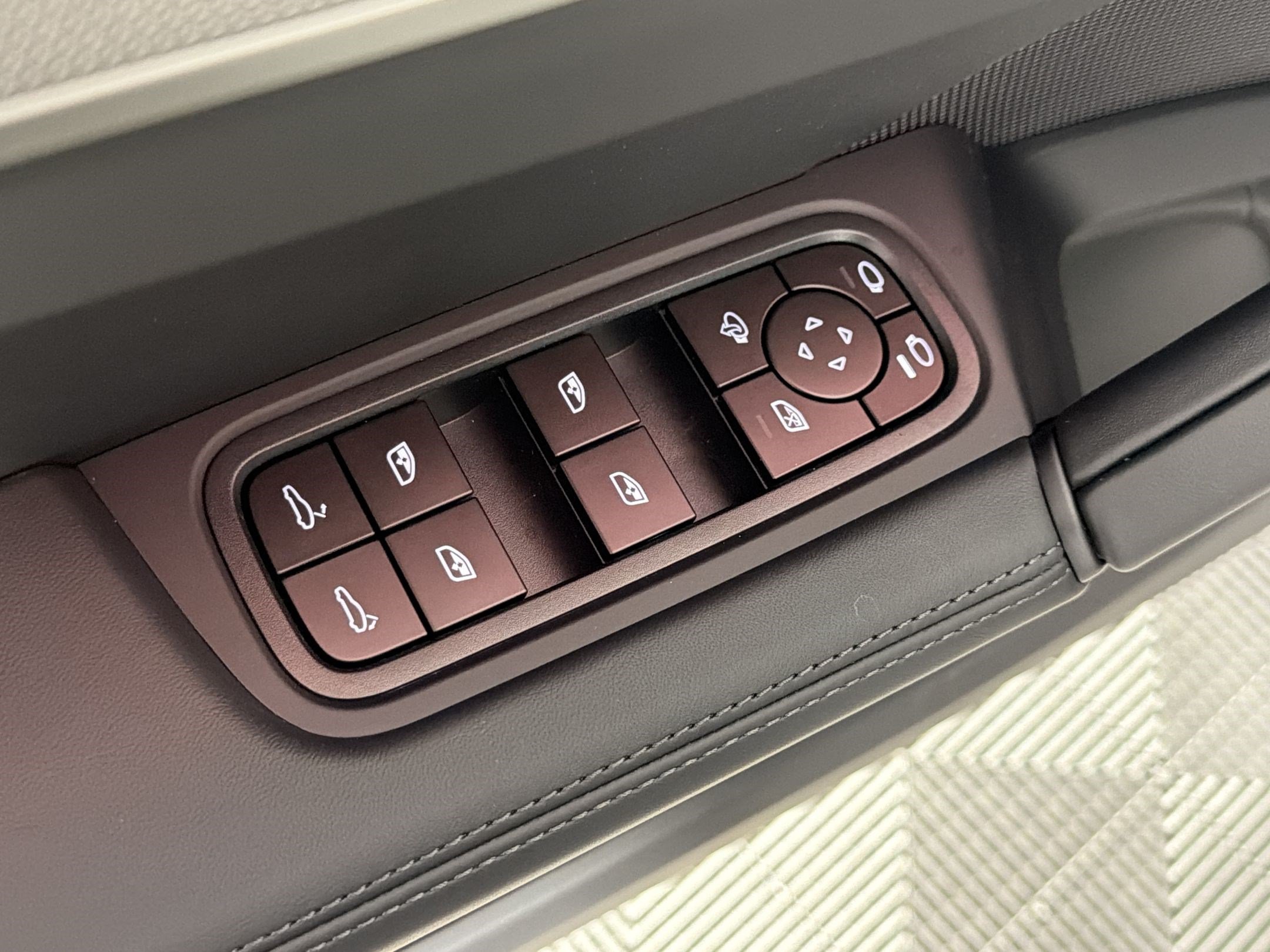 New 2026 Porsche Cayenne S AWD/4WD image 13