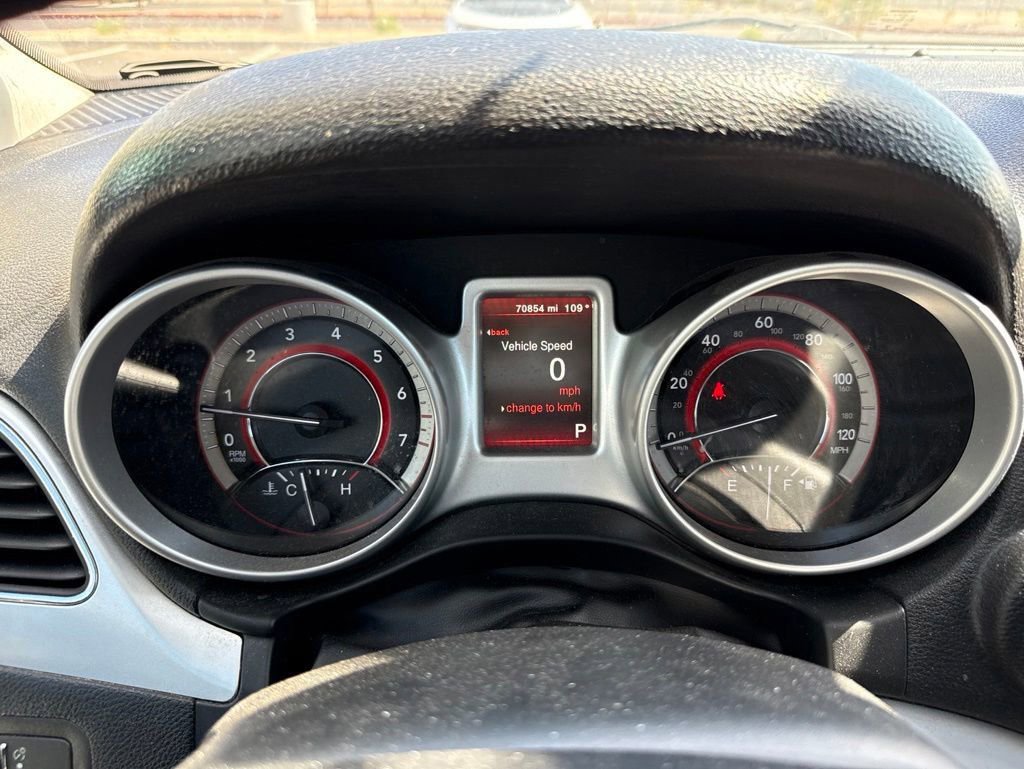 Used 2019 Dodge Journey SE w/ Connectivity Group FWD image 3