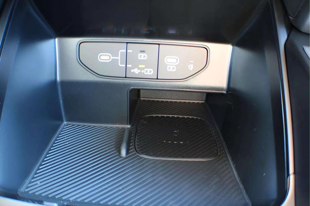 New 2025 Kia Sorento S w/ Panoramic Sunroof Package image 13