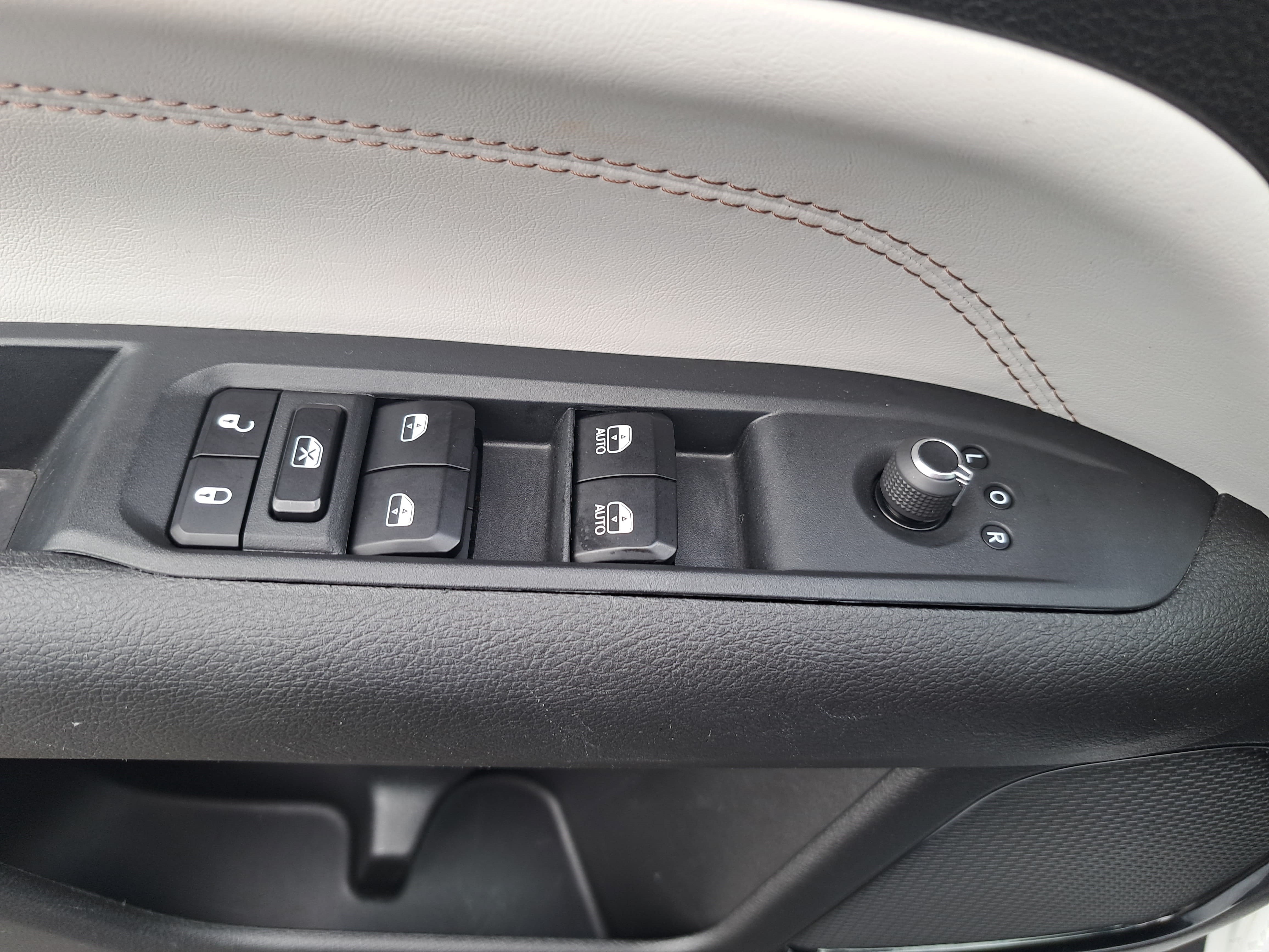 Used 2024 Jeep Compass Limited AWD/4WD image 25