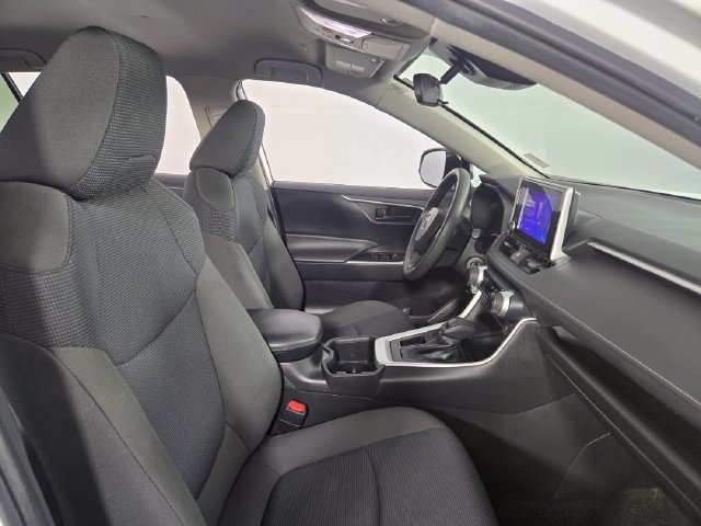 Used 2024 Toyota RAV4 LE FWD image 15
