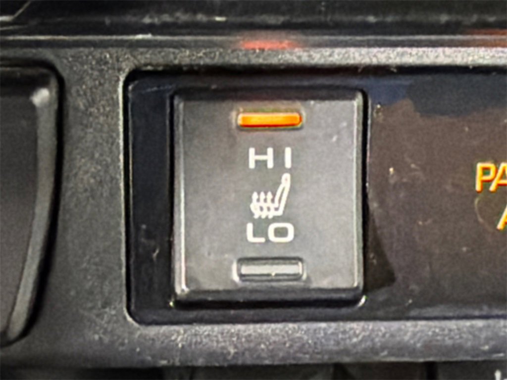 Used 2020 Toyota RAV4 XLE Premium image 32