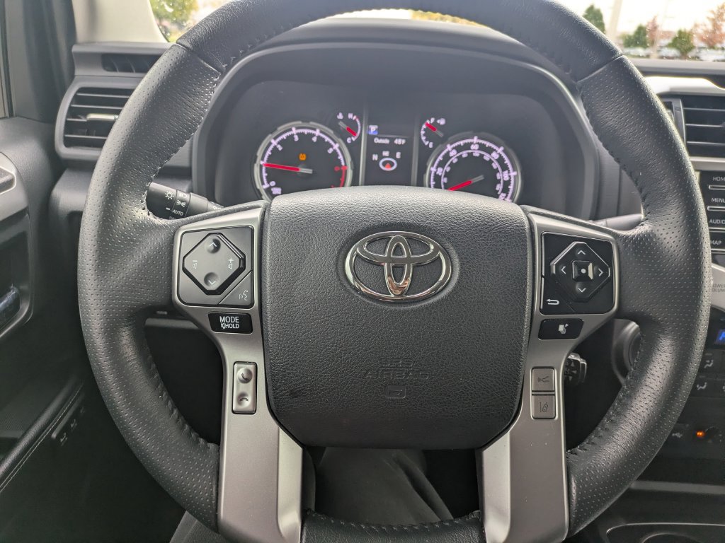 Used 2022 Toyota 4Runner Limited AWD/4WD image 21