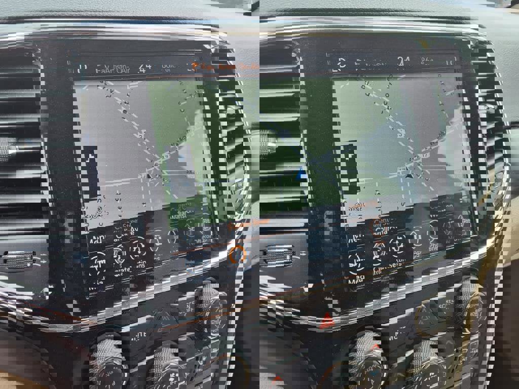 Used 2022 Jeep Grand Cherokee Laredo E AWD/4WD image 24