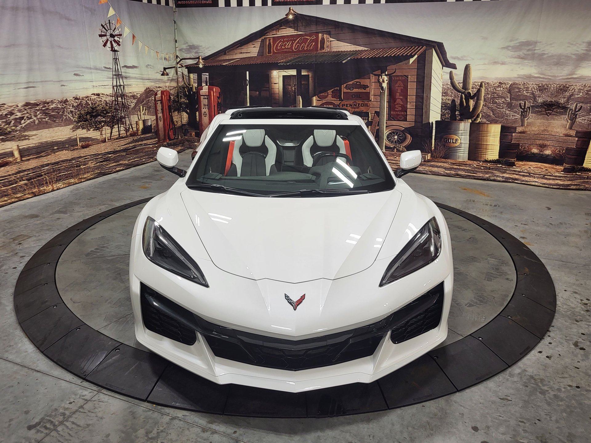 Used 2023 Chevrolet Corvette Z06 RWD image 7