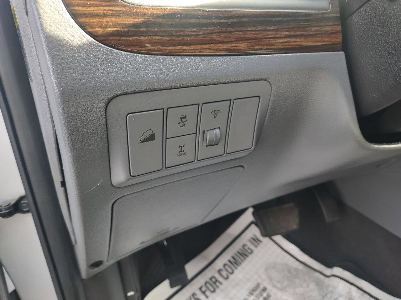 Used 2012 Hyundai Santa Fe GLS image 12