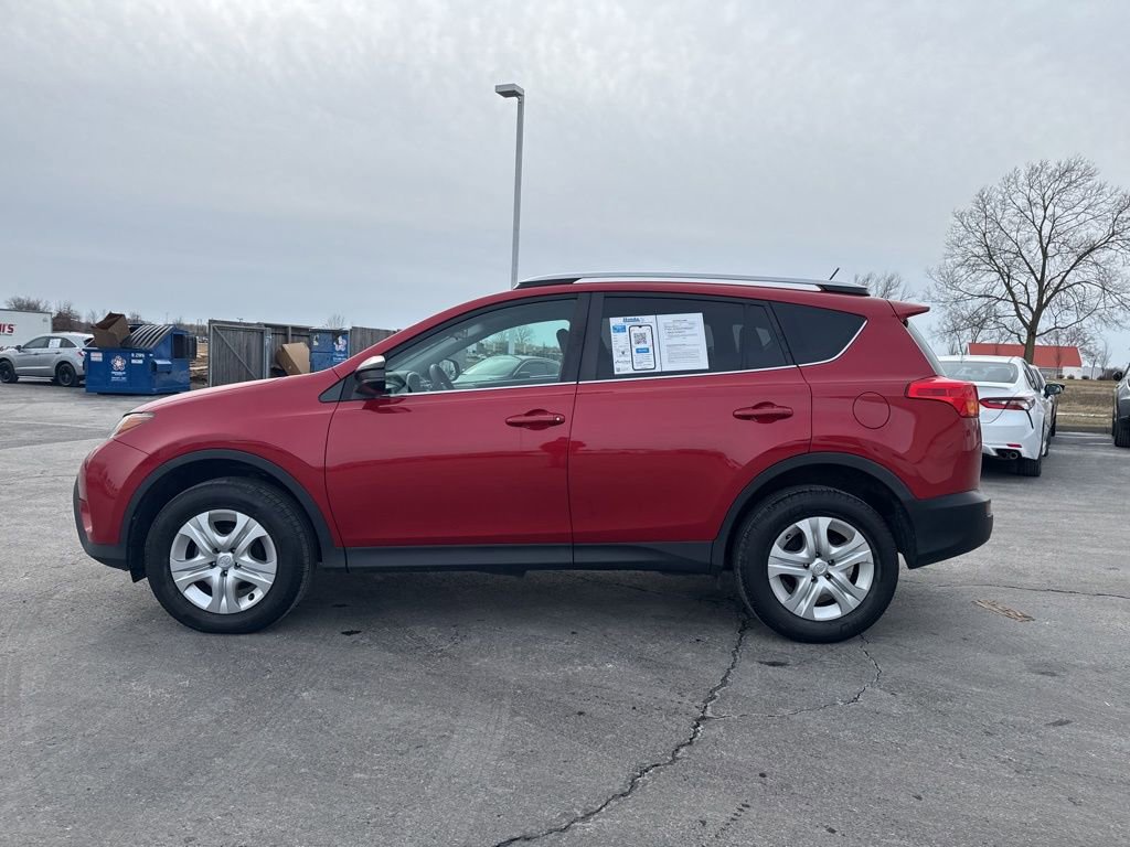 Used 2015 Toyota RAV4 LE image 4