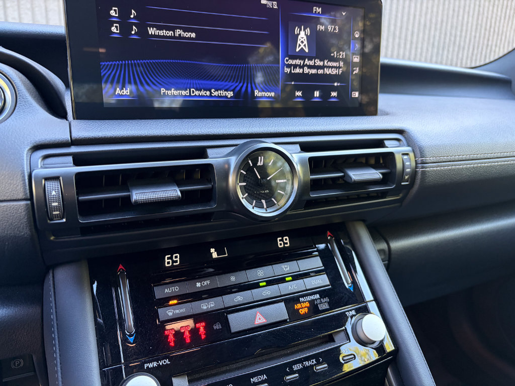 Used 2024 Lexus IS 500 RWD image 38