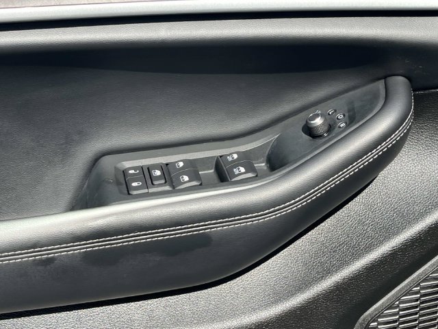 Used 2025 Jeep Grand Cherokee L Limited AWD/4WD image 27