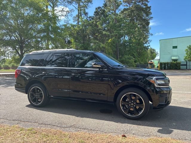 Used 2023 Ford Expedition Limited RWD image 2