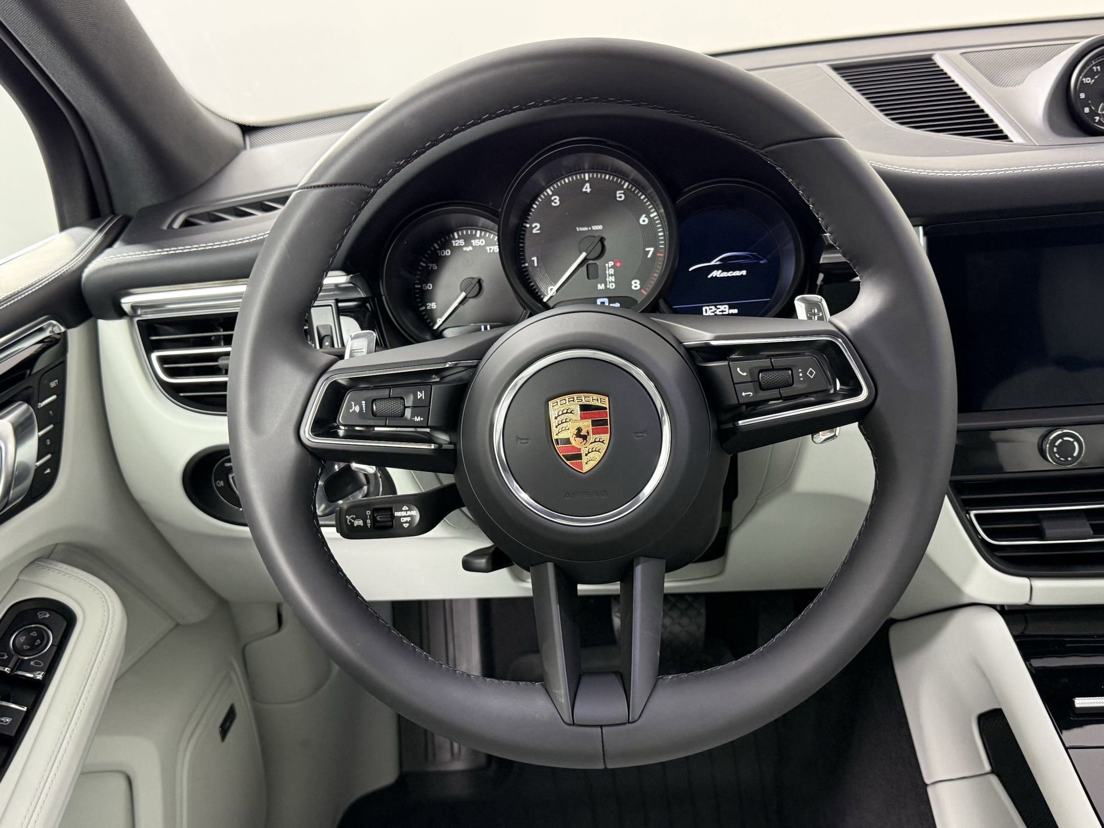 New 2025 Porsche Macan image 18