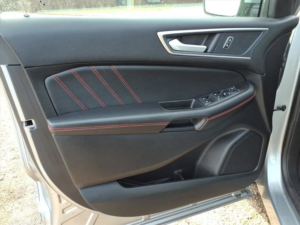 Used 2024 Ford Edge ST-Line image 13