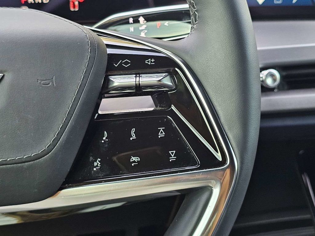 Certified 2026 Cadillac Vistiq Premium Luxury AWD/4WD image 30