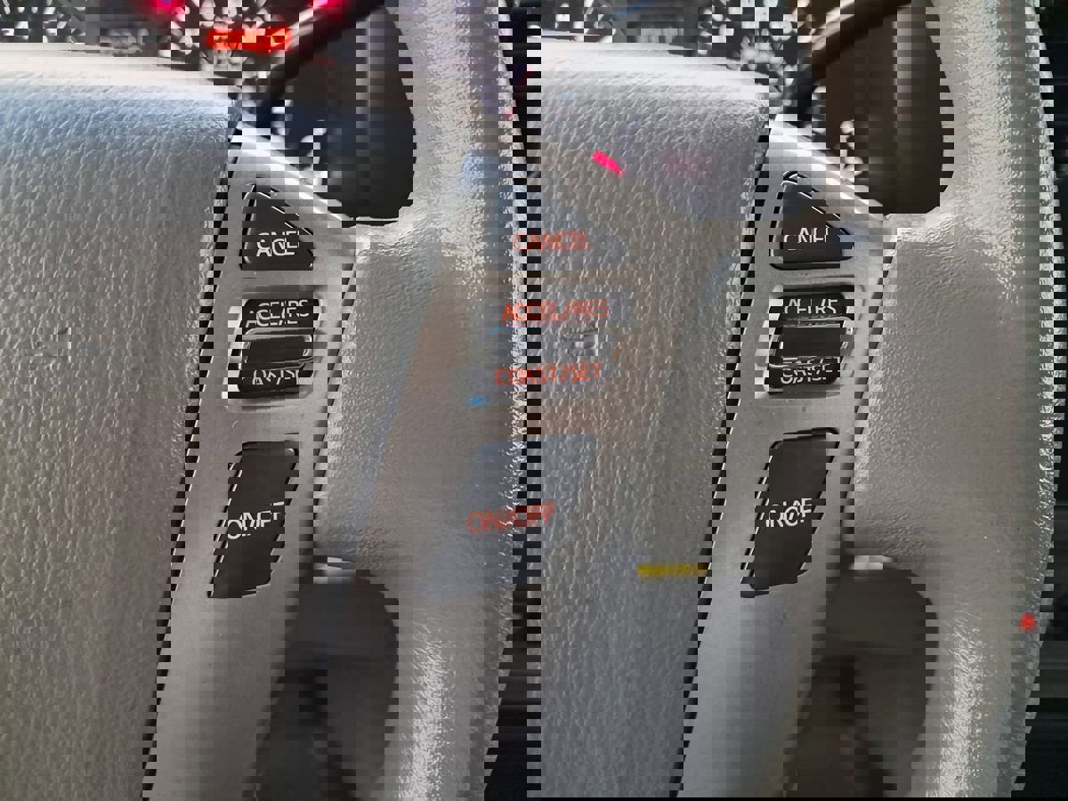 Used 2015 Nissan NV 2500 SV image 19