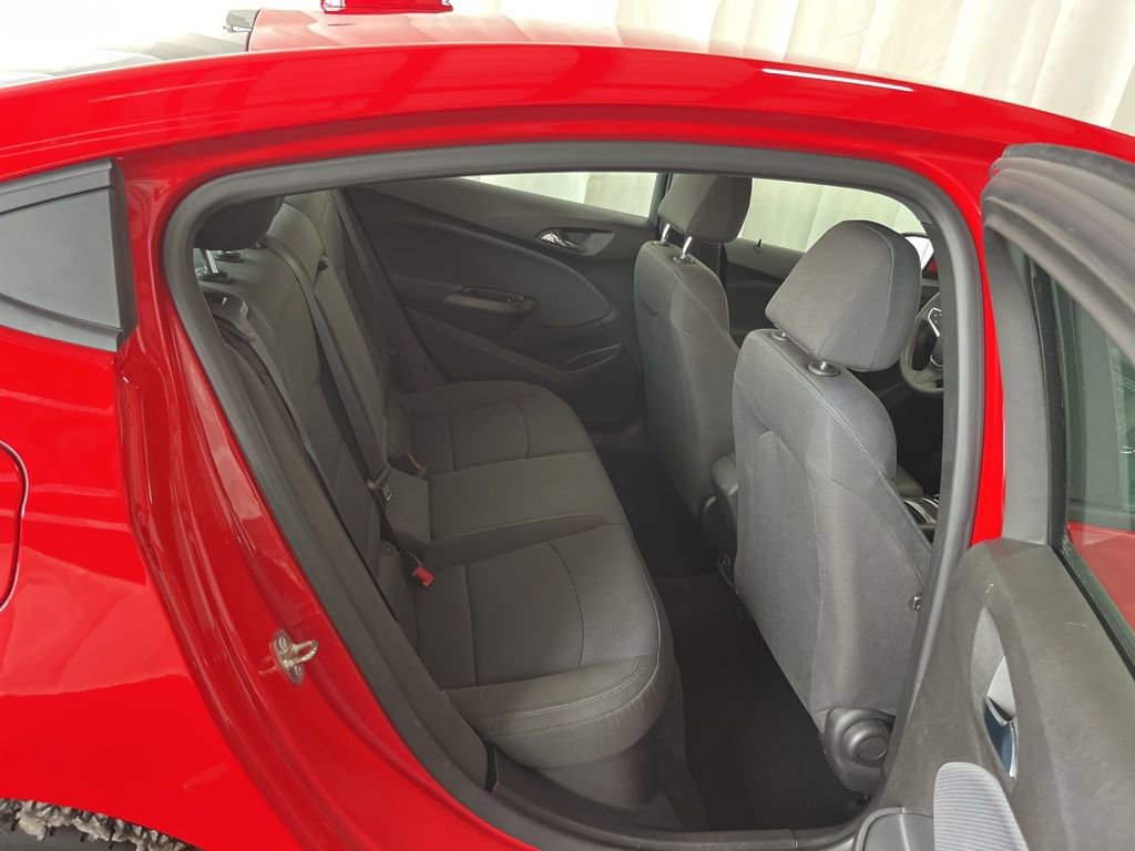 Used 2019 Chevrolet Cruze LT w/ RS Package image 21