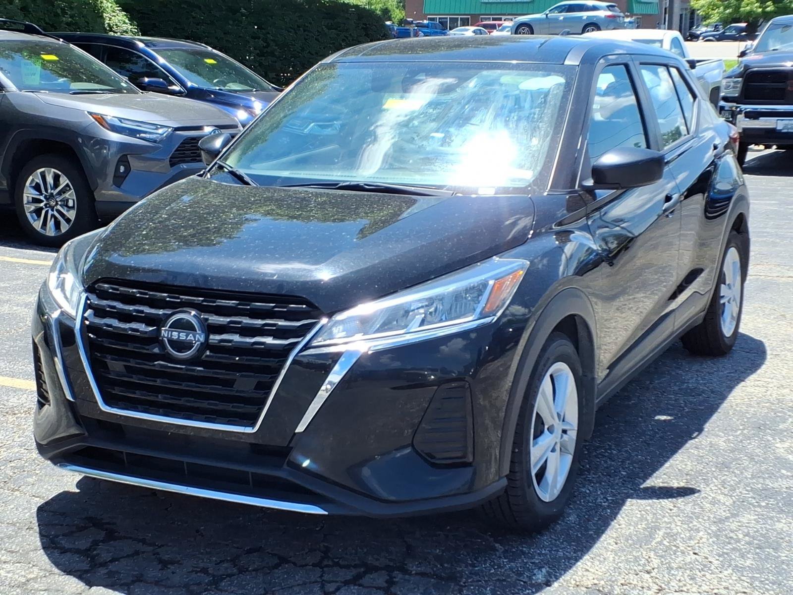 Used 2024 Nissan Kicks S FWD image 3