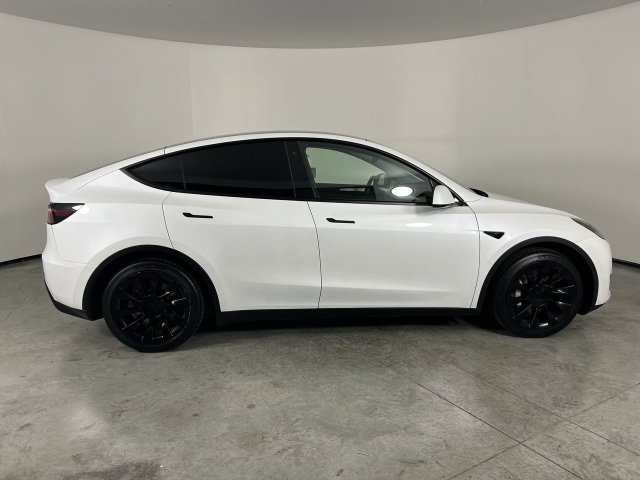 Used 2023 Tesla Model Y Long Range AWD/4WD image 9