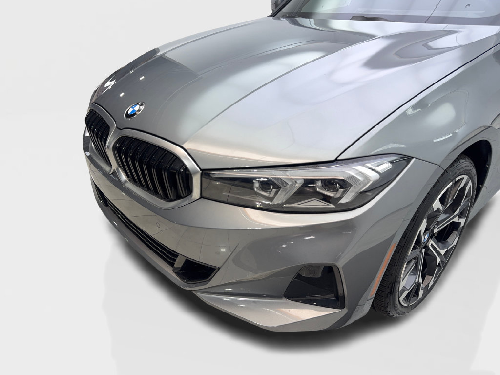 Used 2025 BMW 330i Sedan w/ Premium Package RWD image 18