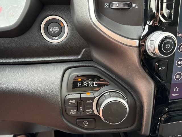 New 2026 RAM 1500 4x4 Crew Cab image 16