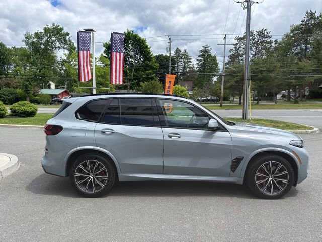 Used 2024 BMW X5 xDrive40i w/ M Sport Package AWD/4WD image 6