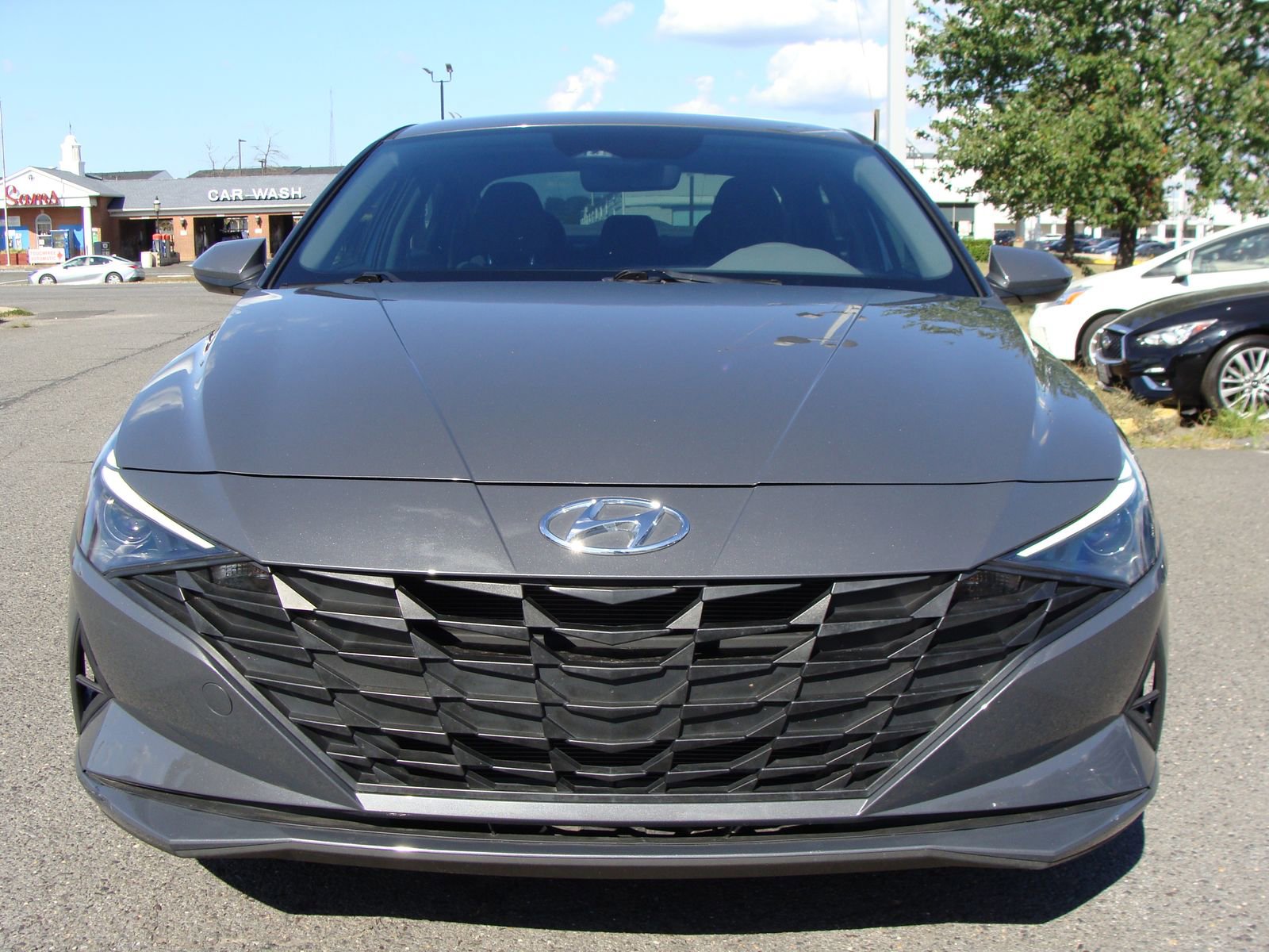 Used 2023 Hyundai Elantra SEL w/ Preferred Accessory Package image 2