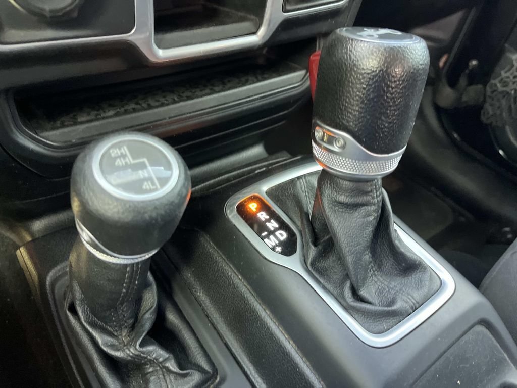 Used 2018 Jeep Wrangler Sport AWD/4WD image 26