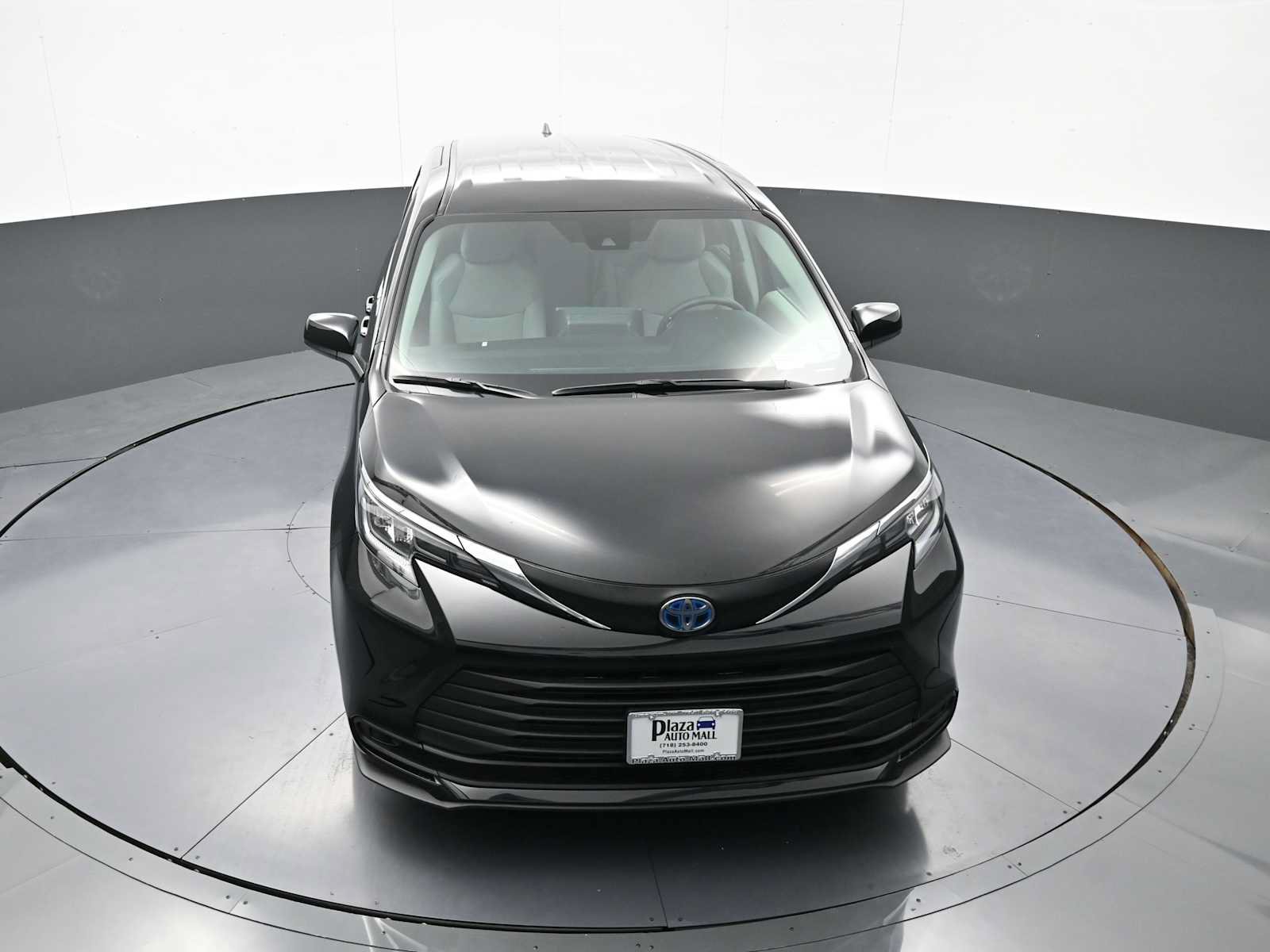 Used 2024 Toyota Sienna LE w/ Protection Package (TMS) AWD/4WD image 31