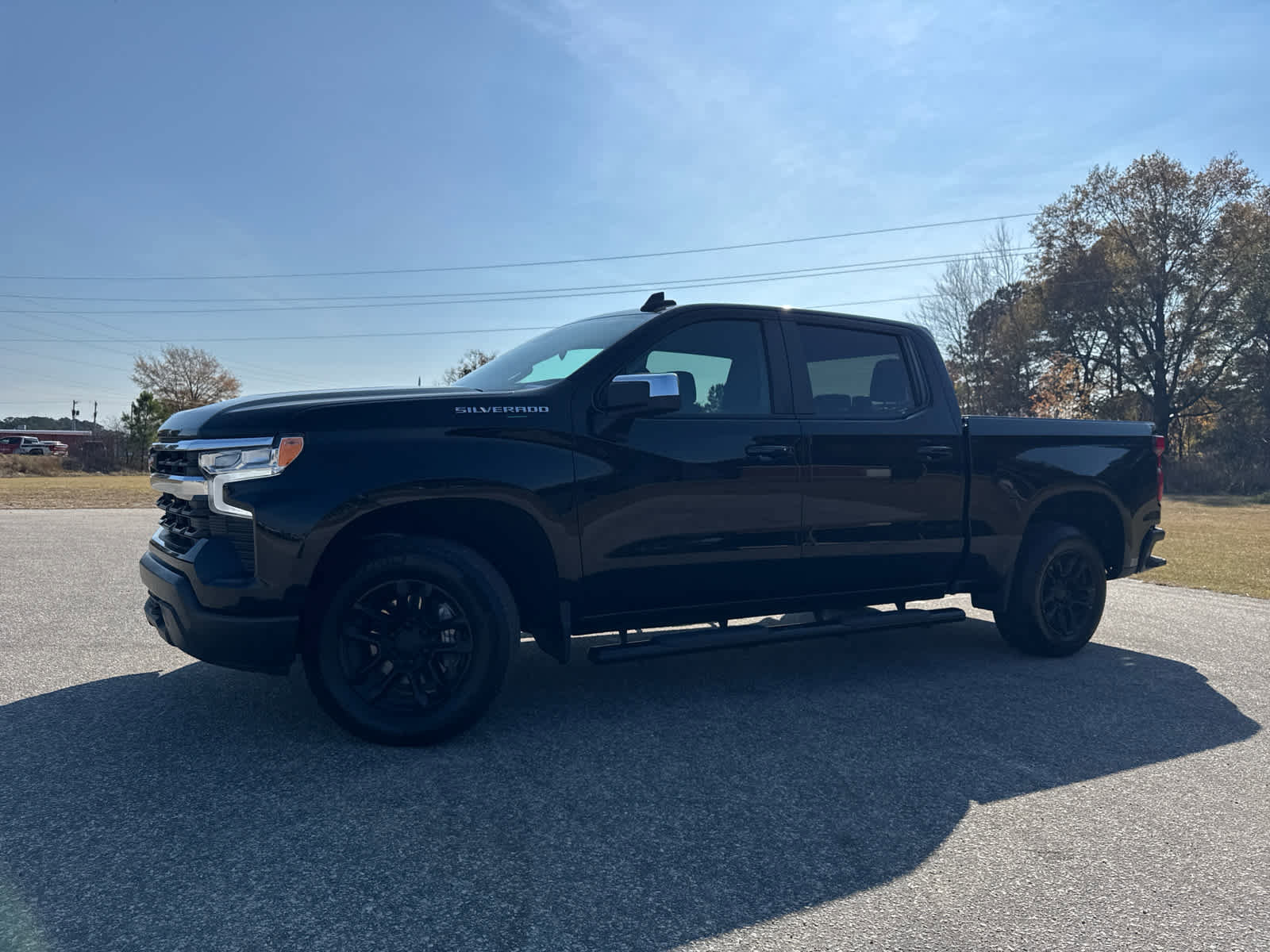 Used 2023 Chevrolet Silverado 1500 LT image 3