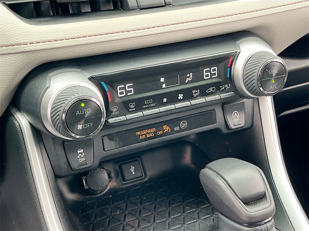 Used 2022 Toyota RAV4 XLE image 15