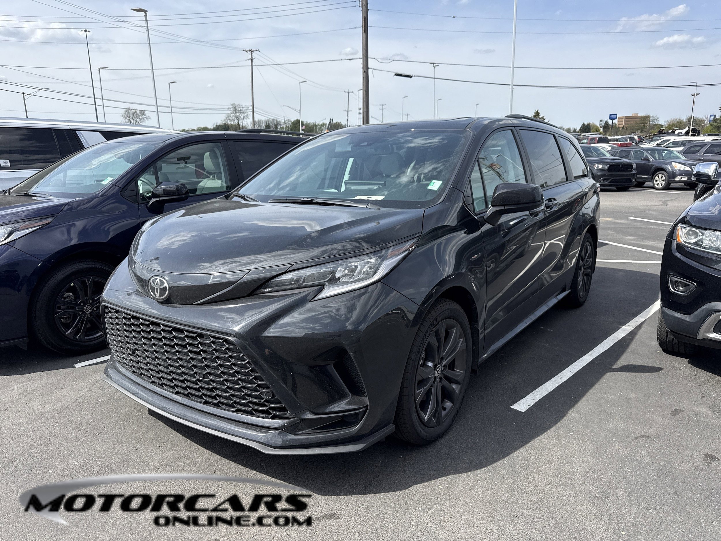 Used 2026 Toyota Sienna XSE AWD/4WD image 1