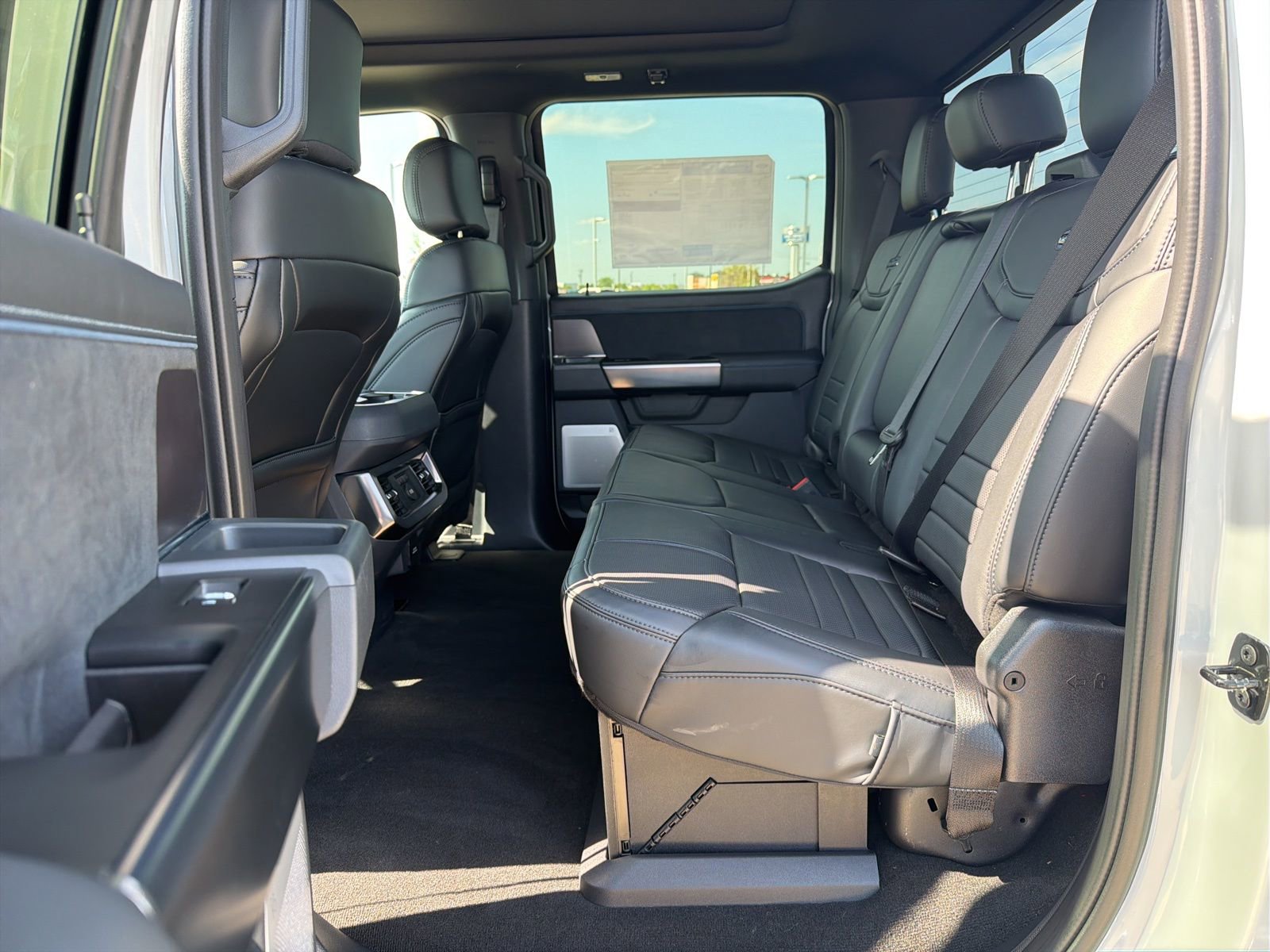 New 2026 Ford F250 Platinum w/ FX4 Off-Road Package image 22