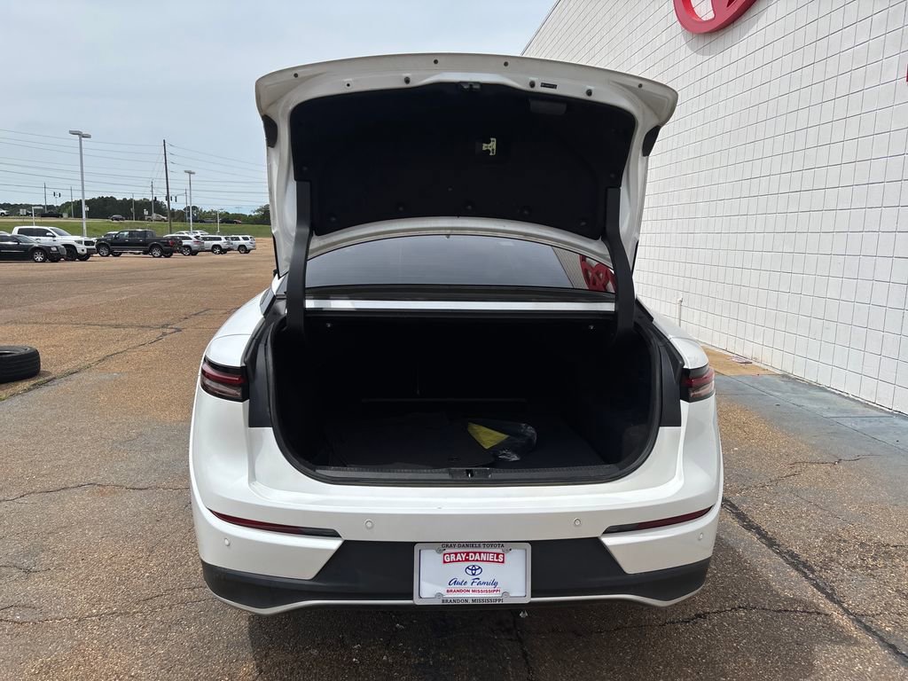 Used 2023 Toyota Crown Limited image 41