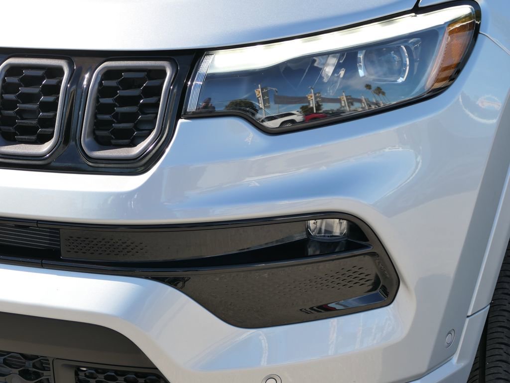 Used 2025 Jeep Compass Limited w/ Driver Assist Group I image 8