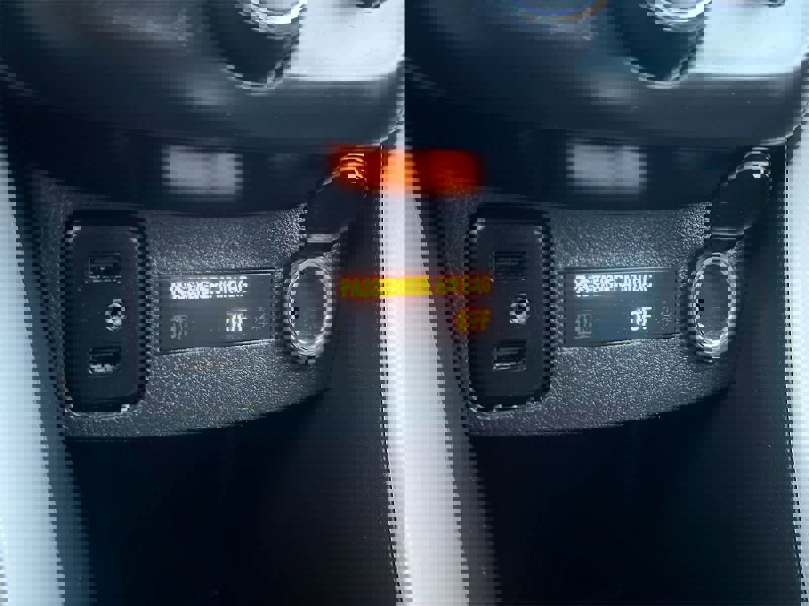 Used 2019 Chevrolet Trax LT w/ LT Convenience Package image 31