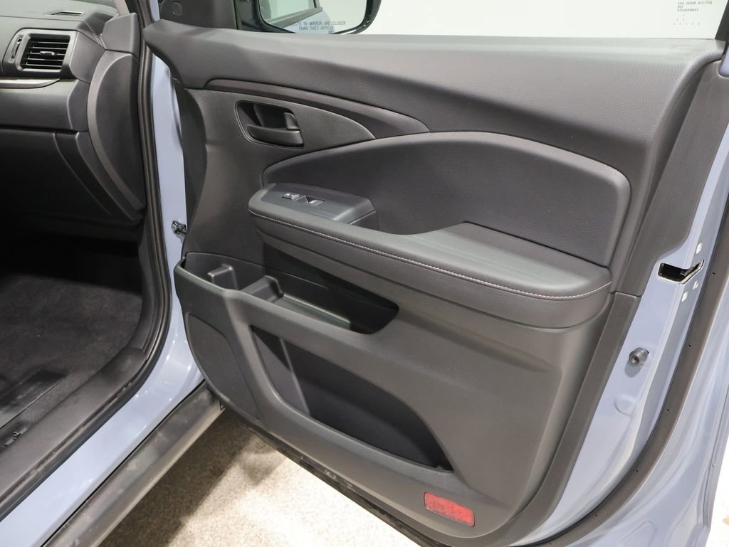 Used 2025 Honda Ridgeline Sport image 25