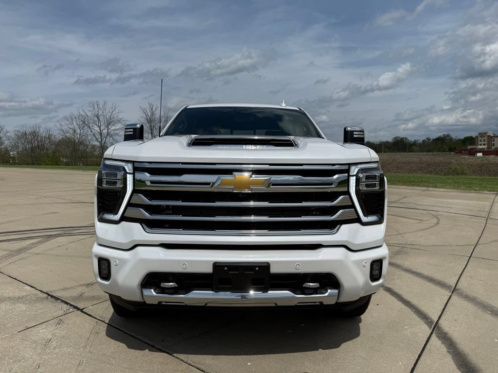 Used 2025 Chevrolet Silverado 2500 High Country w/ Technology Package AWD/4WD image 11