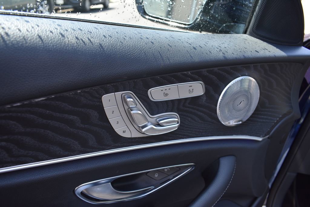 Used 2019 Mercedes-Benz E 300 4MATIC image 12
