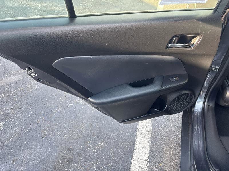 Used 2020 Toyota Prius LE AWD/4WD image 26