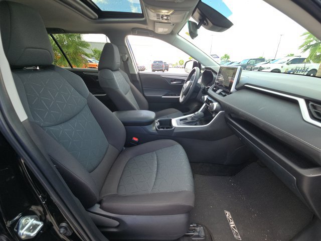 Used 2025 Toyota RAV4 XLE w/ Convenience Package FWD image 10