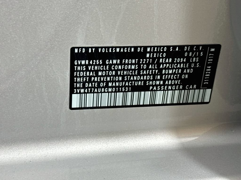 Used 2016 Volkswagen Golf 4-Door FWD image 40