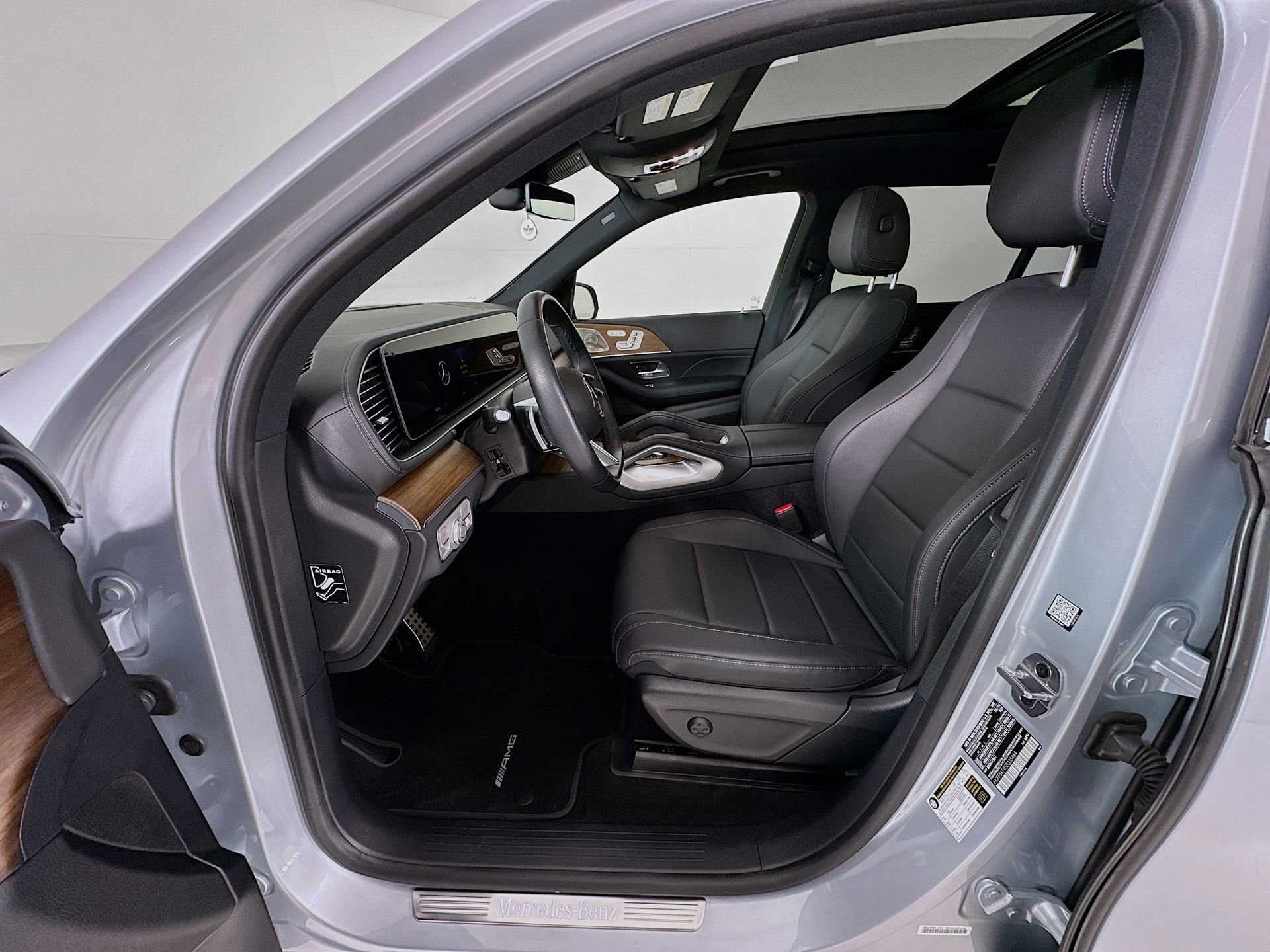 Certified 2025 Mercedes-Benz GLS 450 4MATIC image 23