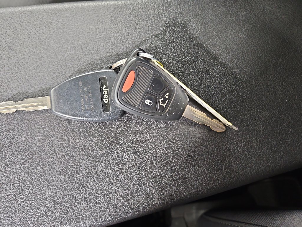Used 2012 Jeep Liberty Sport w/ Popular Equipment Group AWD/4WD image 29