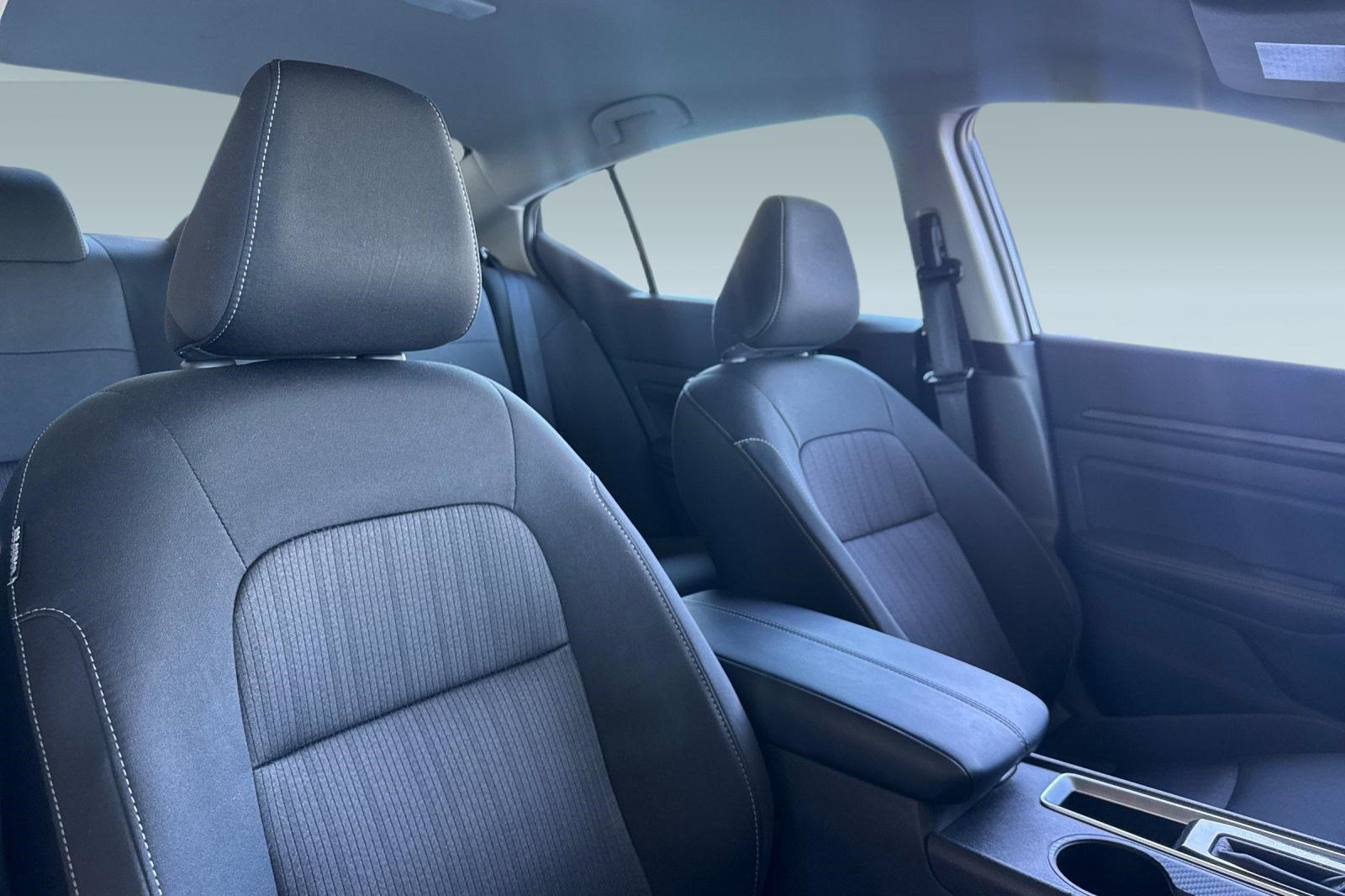 Used 2025 Nissan Altima 2.5 SV image 30