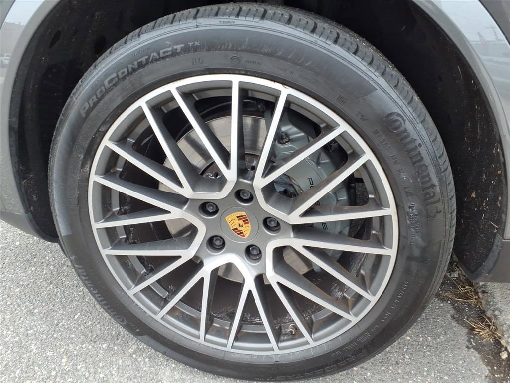 Used 2023 Porsche Cayenne S image 9